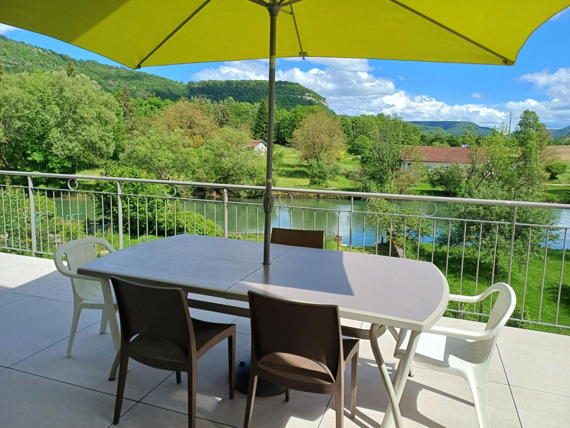 Maison De Vacances - Vue Panoramique Riviere Ornans Exterior foto