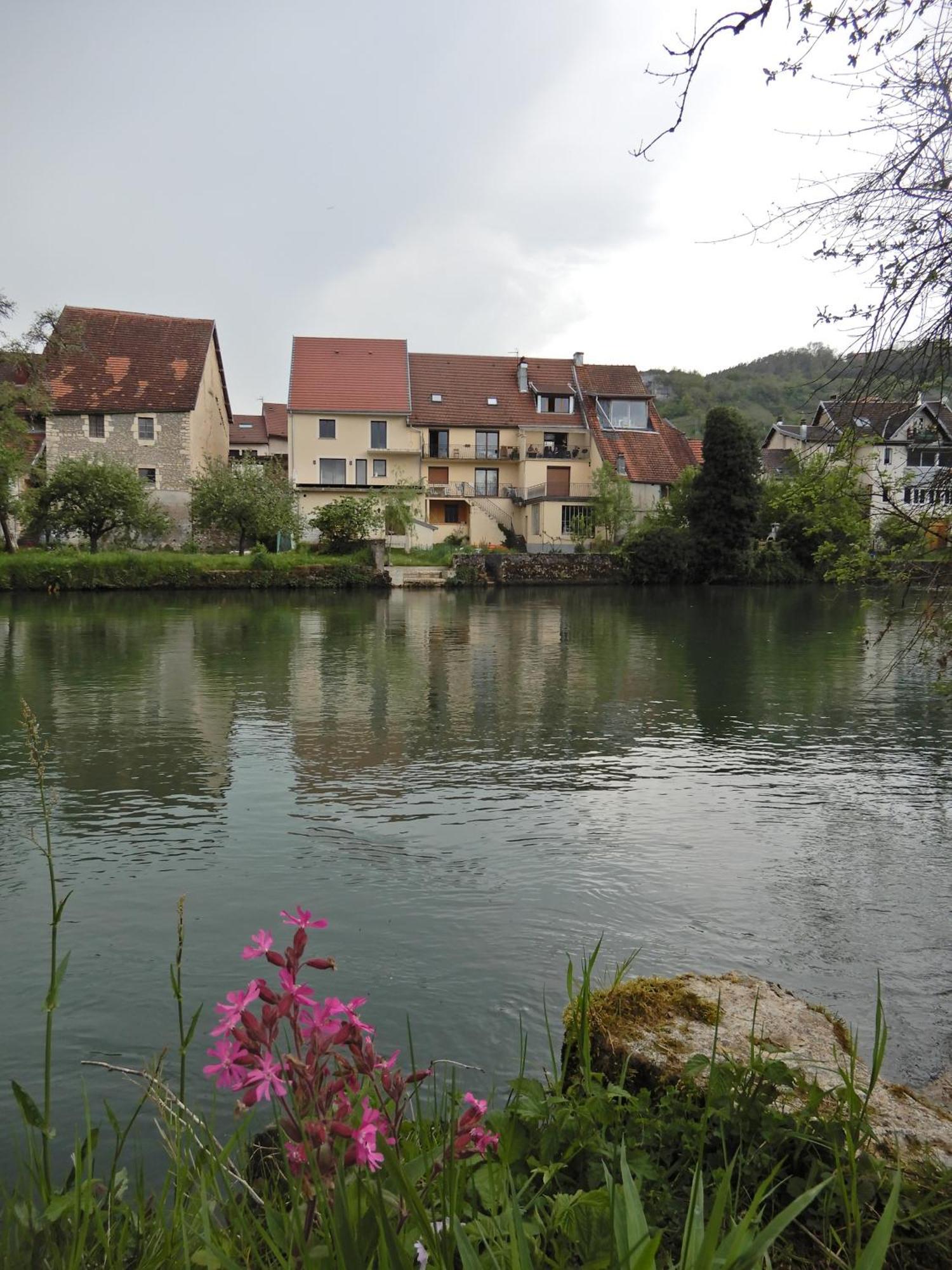 Maison De Vacances - Vue Panoramique Riviere Ornans Exterior foto